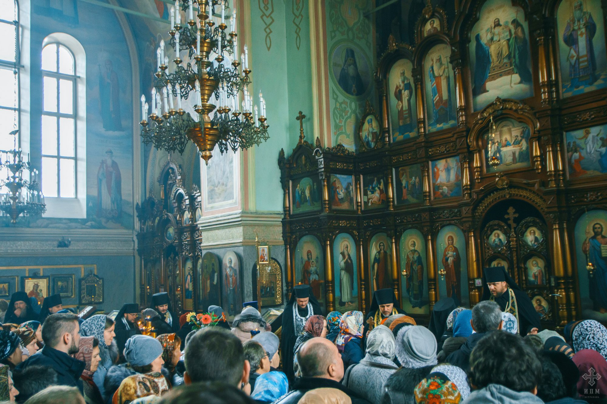 Вечернее богослужение суббота. Чин прощения в женском монастыре. Поклон в церкви. Иоанно-Предтеченский мужской монастырь Астрахань Великий пост. Иоанно-Предтеченский монастырь Астрахань Иринарх.